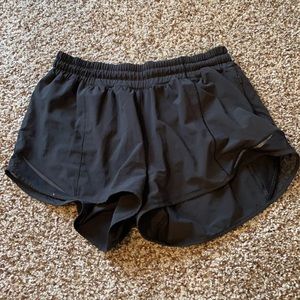 lululemon hotty hot shorts tall 2.5”